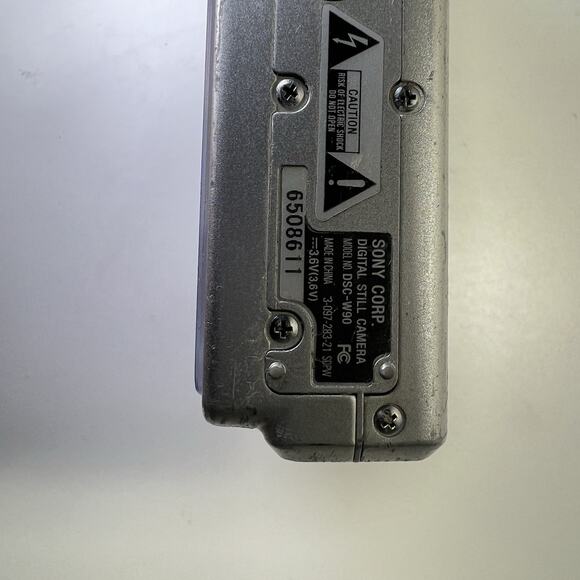 Sony Cyber-shot DSC-W90 8.1MP CCD Carl Zeiss Lens Compact Digital Camera *READ* - Picture 6 of 14